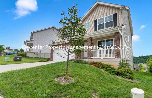 Spacious 4-Bedroom Home for Rent Near Butler Lake Gallery 4