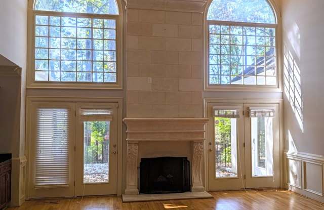 Piper Glen!  Luxury 5 Bedroom Home! Gallery 3