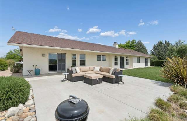 MOVE IN READY!! 4 BEDROOM 3 BATH HOME Gallery 3