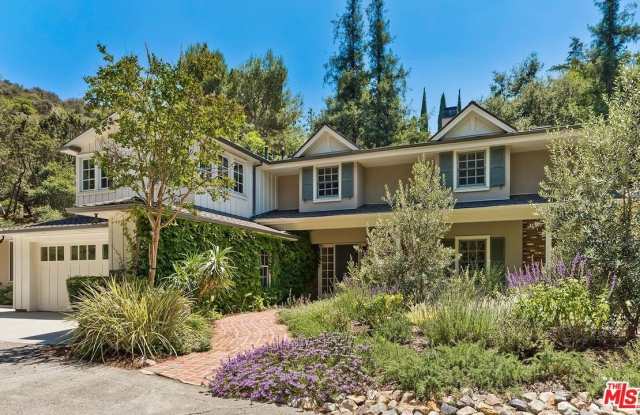 7972 Mulholland Dr photos photos
