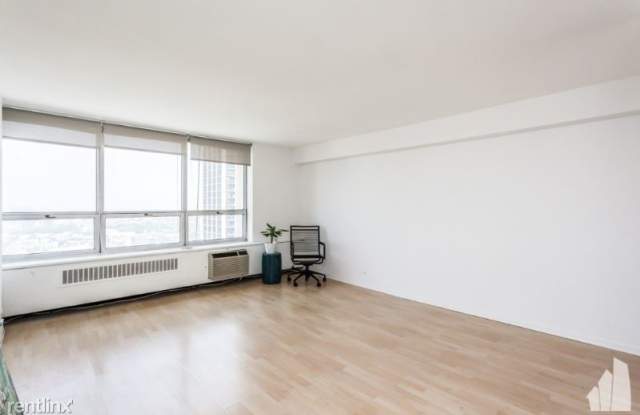 70 W Burton Pl 3108 Gallery 3