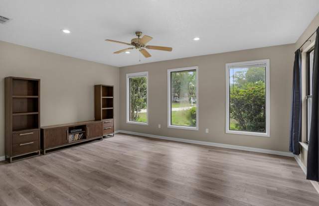 205 Elizabeth Court Gallery 4