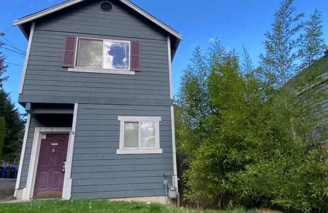 First Hill - 2 Story standalone Townhome 2Beds 2BA , $2500 for rent - 2020 East Spruce Street, Seattle, WA 98122