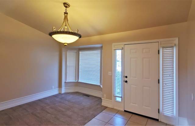 8369 S. Water Oak Drive Gallery 2
