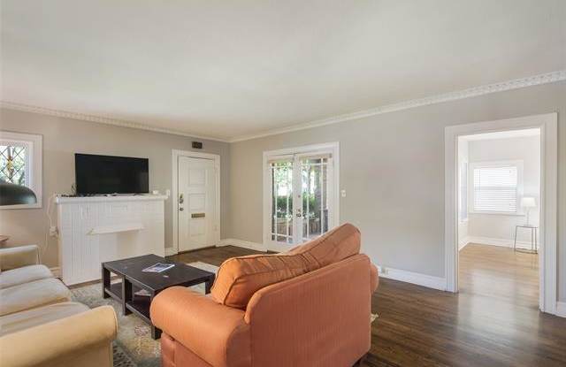 5902 Velasco Avenue Gallery 3