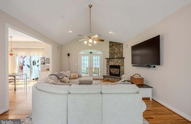 18224 GREEN Boulevard Gallery 4
