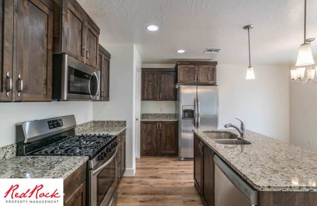 Beautiful 4 Bedroom 2.5 Bathroom Home Gallery 1