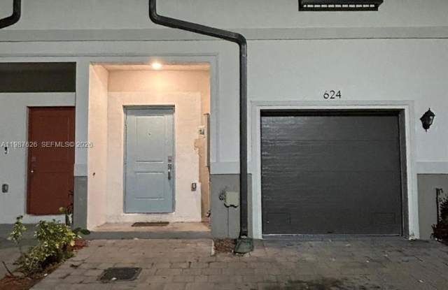 624 SW 12th St photos photos