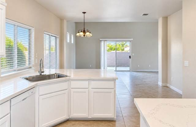 10516 Allthorn Avenue Gallery 1