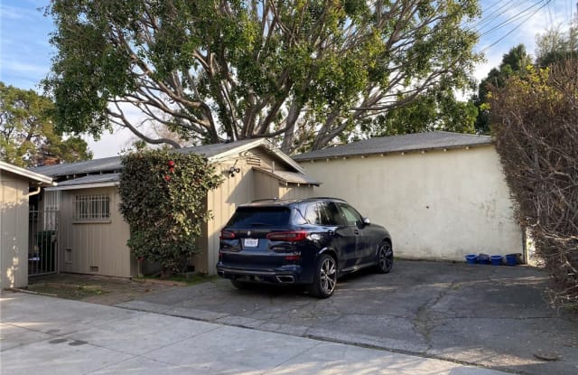4845 Agnes Avenue 1/2 - 4845 Agnes Avenue, Los Angeles, CA 91607