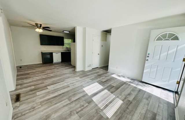 5012 N Randolph Gallery 4