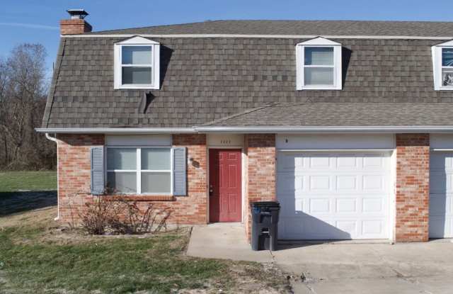 Affordable 3 Bedroom Duplex, SW Columbia! - 1111 Callie Drive, Columbia, MO 65203