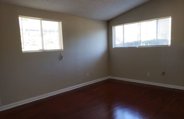 637 Montevista St Gallery 4