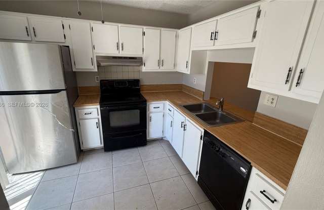 3200 NW 5th Ter photos photos