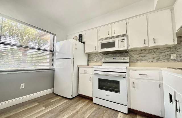 6062 WILLOWPOINTE Circle Gallery 3