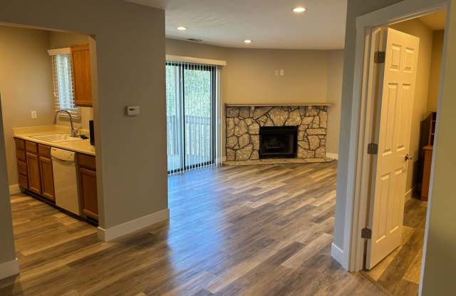 Top-Floor Corner Condo in Desirable Holladay Location photos photos