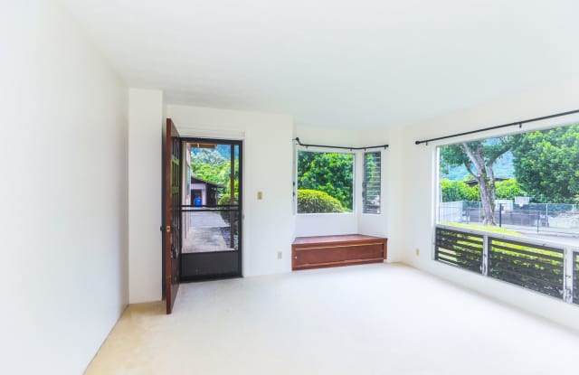 Kaneohe Woods – 3BR/2.5BA home with Mountain Views. Gallery 4