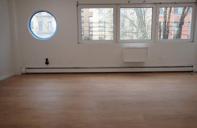 1174  SHERMAN AVENUE photos photos