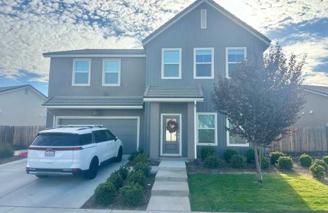 Newly-Built 5 Bedroom Home In Riverstone Community Gallery 3