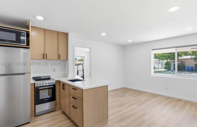 1129 NE 16th Ave photos photos