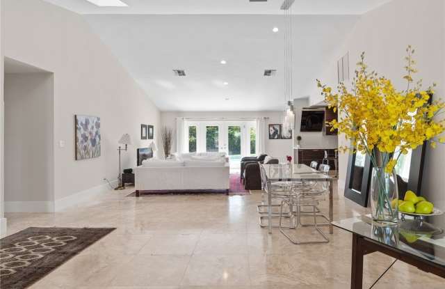 1200 Windrifter Way Gallery 4