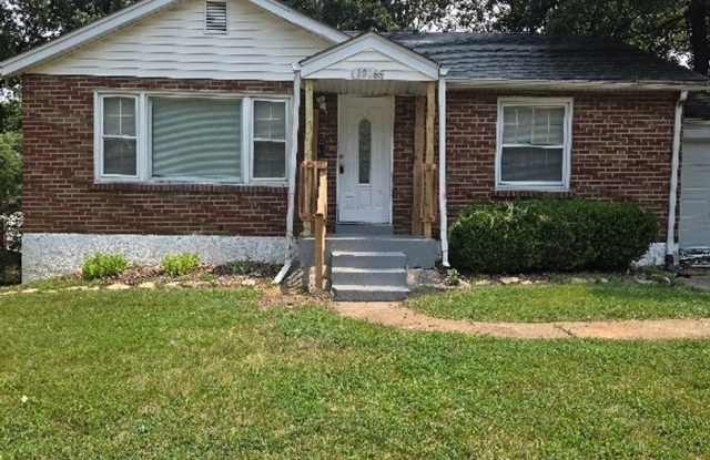 Charming 2BR House in Saint Louis Gallery 4