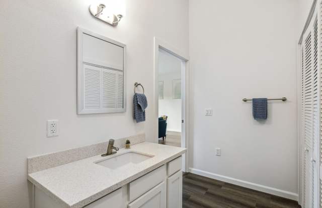Pullman Modern Urban Apartments Gallery 3