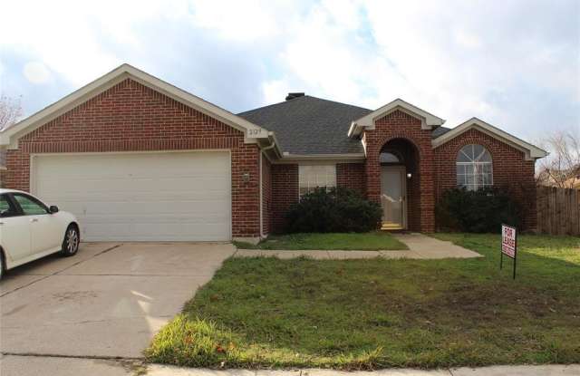 2129 Post Wood Lane - 2129 Post Wood Lane, Arlington, TX 76018