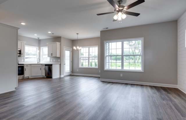 4 Bedroom Dog Friendly Home For Rent Near Guthrie! - 514 Edlin Street, Montgomery County, TN 37043