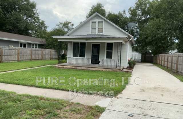 921 W 8th St photos photos