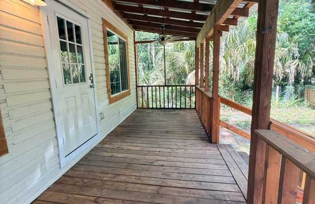 Charming NE Cottage! Gallery 4