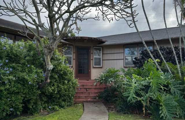 Waialua two bedroom house with maids quarters photos photos