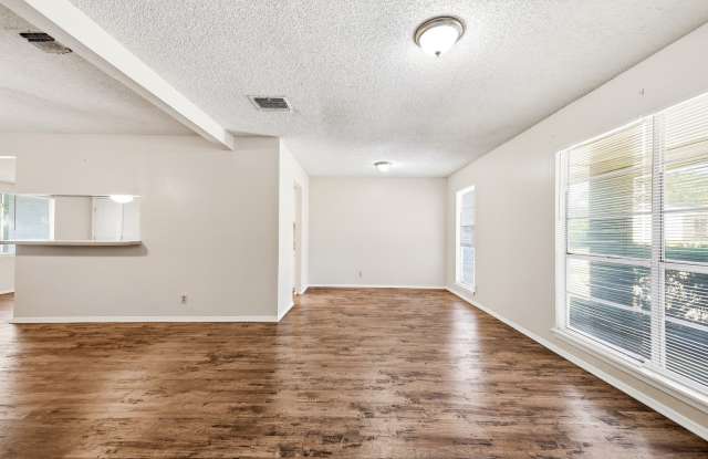5416 RAMBOWLLETTE DR Gallery 2