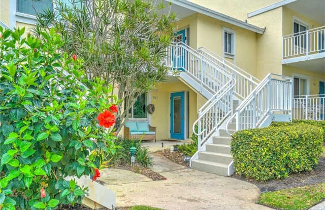 5563 NE Gulfstream Way Gallery 2