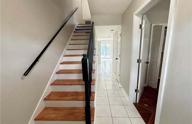 6628 HARBOURVIEW Drive Gallery 2