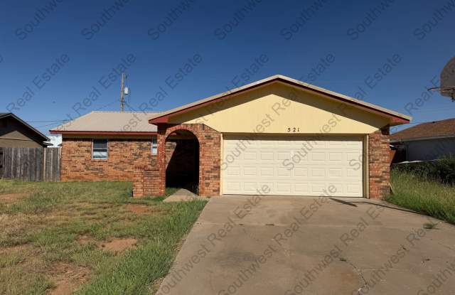 Spacious 3 bedrooms 2 baths home with 2 car garage Gallery 1