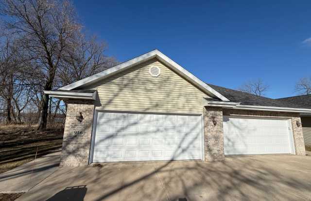 916 Waters Edge Court - 1 photos photos