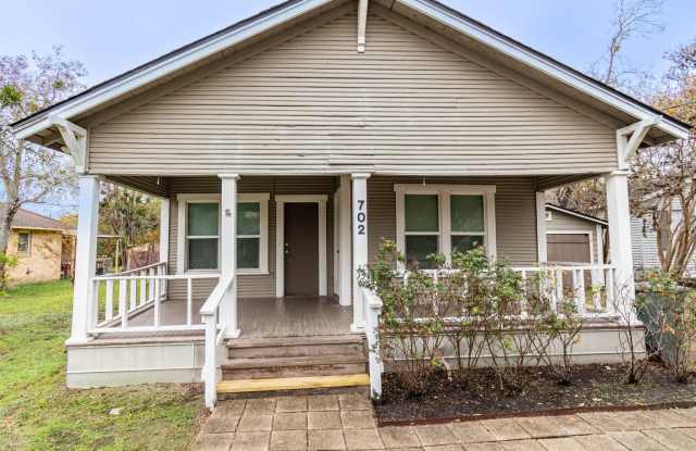 Available for May Move in!  Cute 2 bedroom 2 bathroom house near Downtown Bryan Gallery 1