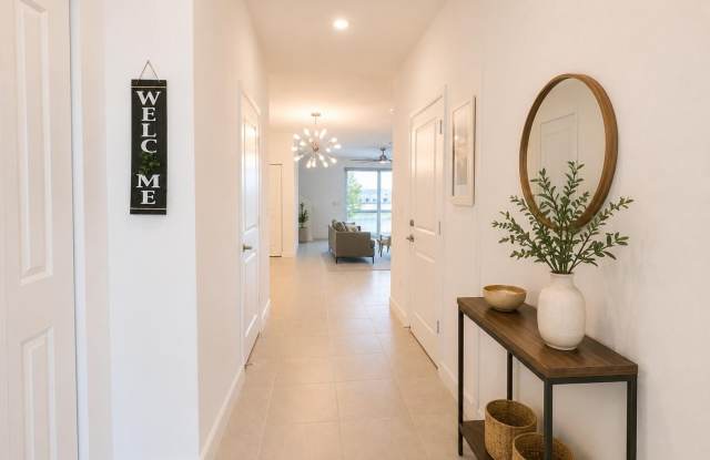 206 SE Woodbark Street Gallery 2