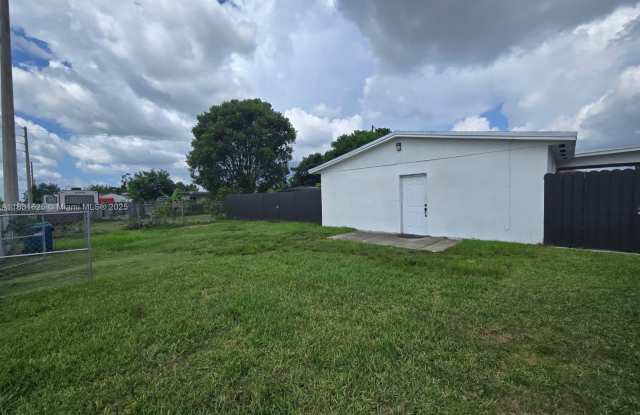 11700 SW 220th St photos photos