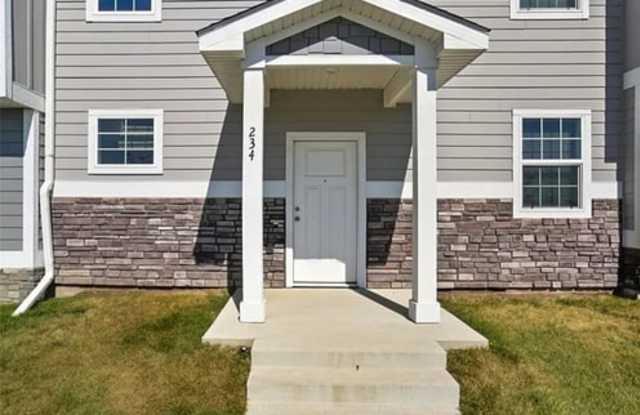 Beautiful 3 Bed, 2.5 Bath Townhome in Waukee! Perfect Location! photos photos