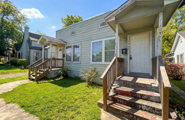 *MOVE IN SPECIAL* 1 Bedroom 1 Bathroom Duplex In Highland Park! photos photos