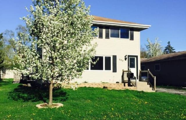 2 Linden Dr - 2 Linden Drive, Round Lake Park, IL 60073