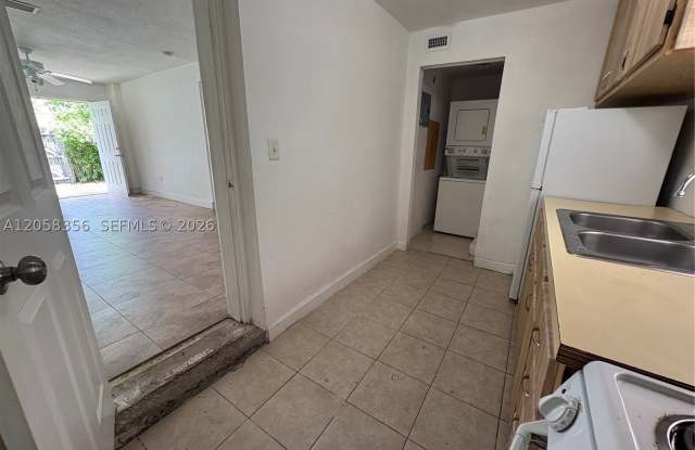 410 Pinecrest Dr Gallery 4