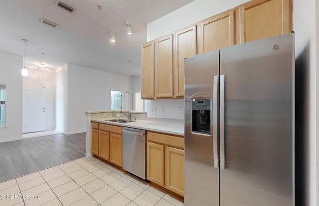 7060 DEER LODGE Circle unit: 108 photos photos