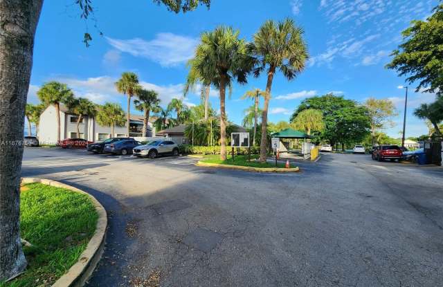7419 SW 152nd Ave - 7419 Southwest 152nd Avenue, Kendall West, FL 33193