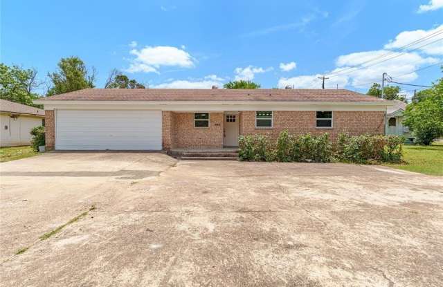 4128 Hillcrest Drive photos photos