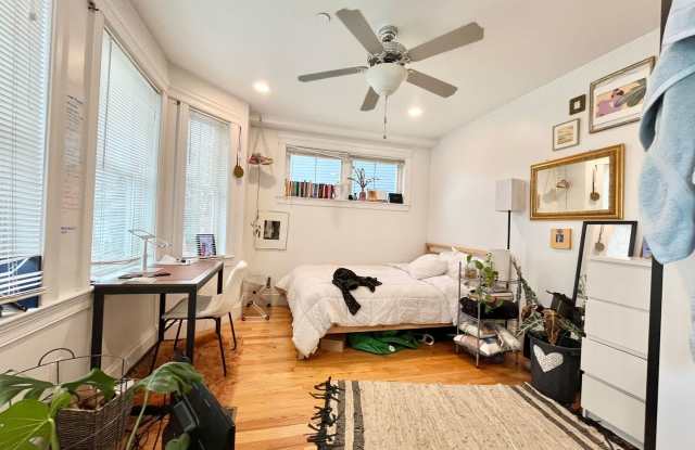 Charming 5 Bedroom-No Broker Fee Gallery 4