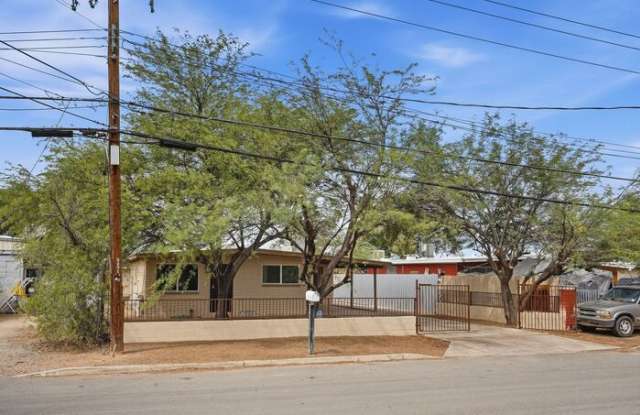 3235 North Los Altos Avenue Gallery 2