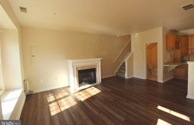 8714 GREEN FIELD COURT Gallery 3